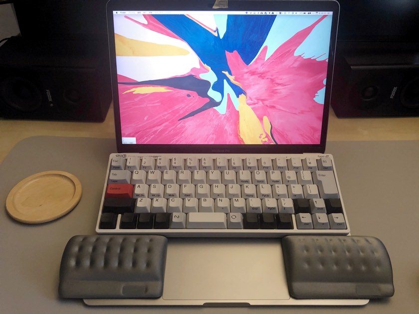 MacBookPro13(2018)とHHBKの写真